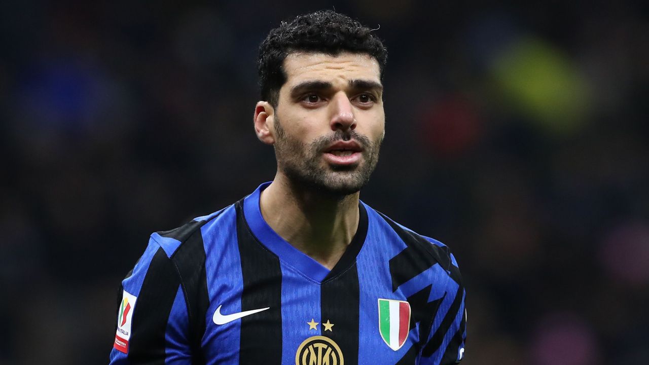 besiktas-mehdi-taremi-transferinde-devrede-iranli-yildiz-yesil-isik-yakti-17529460001863.jpg